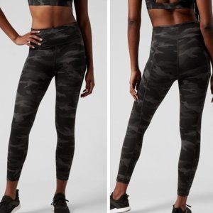 Athleta Ultimate Camo 7/8 Tight Legging Size XL